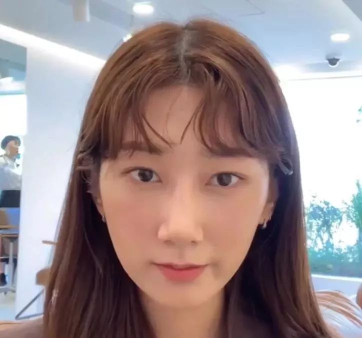 韩国八字刘海怎么烫教程,韩式齐刘海八字刘海教程