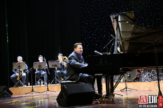 第七届深圳钢琴音乐季走进盐田美国钢琴超人演绎天籁之音