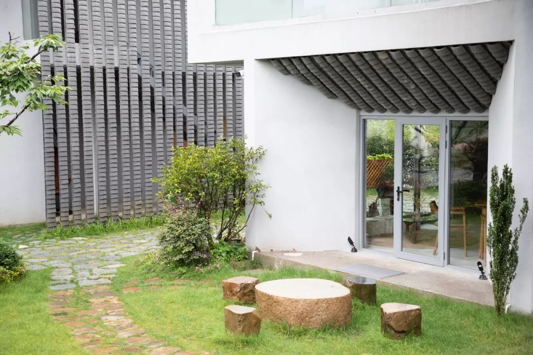 海景绝美民宿一日游,离主城1小时车程的风景民宿推荐