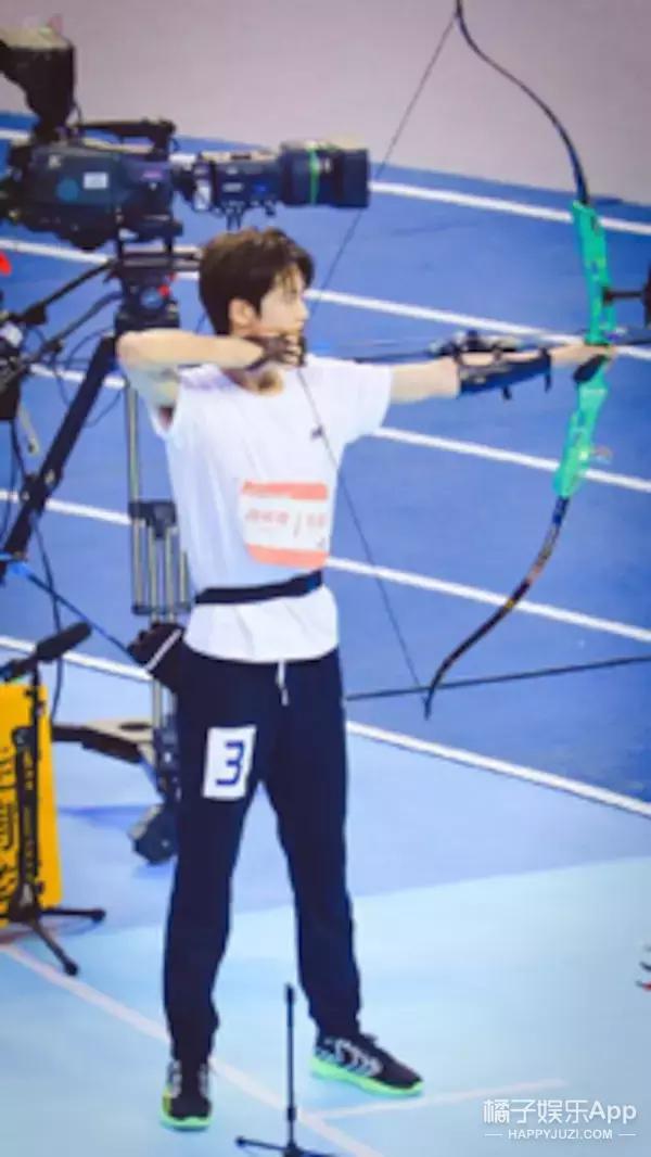 “伪运动会”综艺看了吗?这俩男的真是好绝