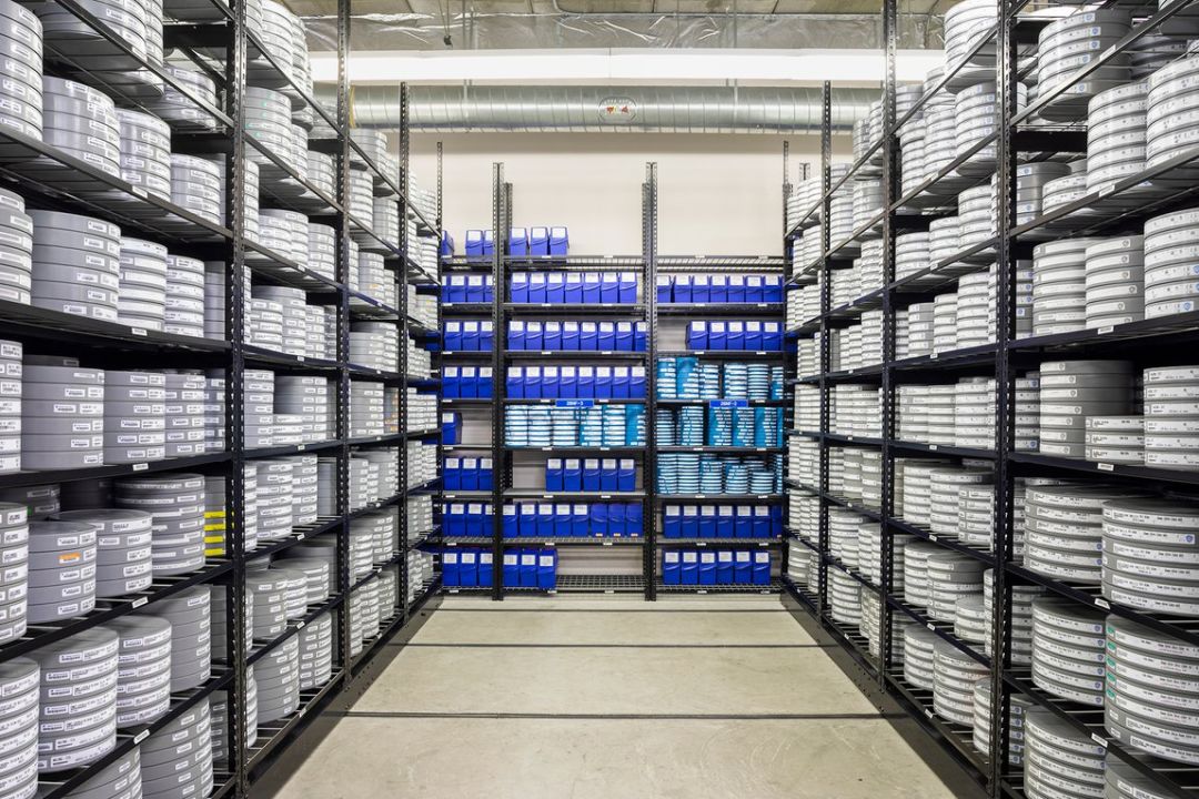 微软玻璃硬盘购买,微软研发的玻璃硬盘体积小空间大