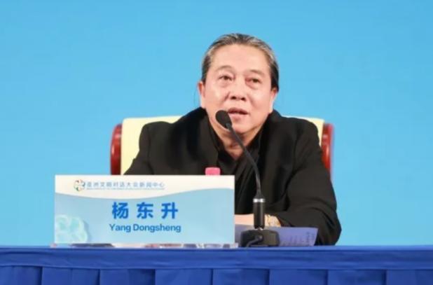 春晚官宣上热搜！众多网友留言：导演，强烈要求让他们仨说段儿相声