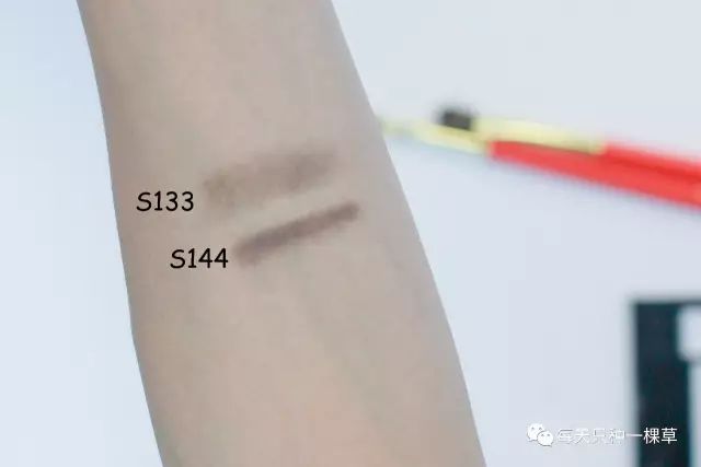 买了很多眼影却还是不会画,买了好多化妆品