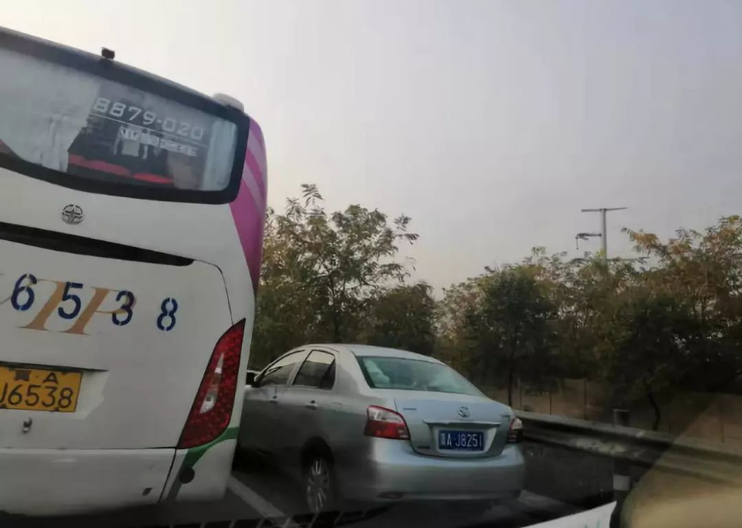 946元现金大奖得主现身！拍照记录这些瞬间，传播交通文明！（附失物招领、限号提示）