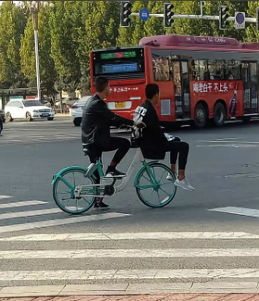 946元现金大奖得主现身！拍照记录这些瞬间，传播交通文明！（附失物招领、限号提示）