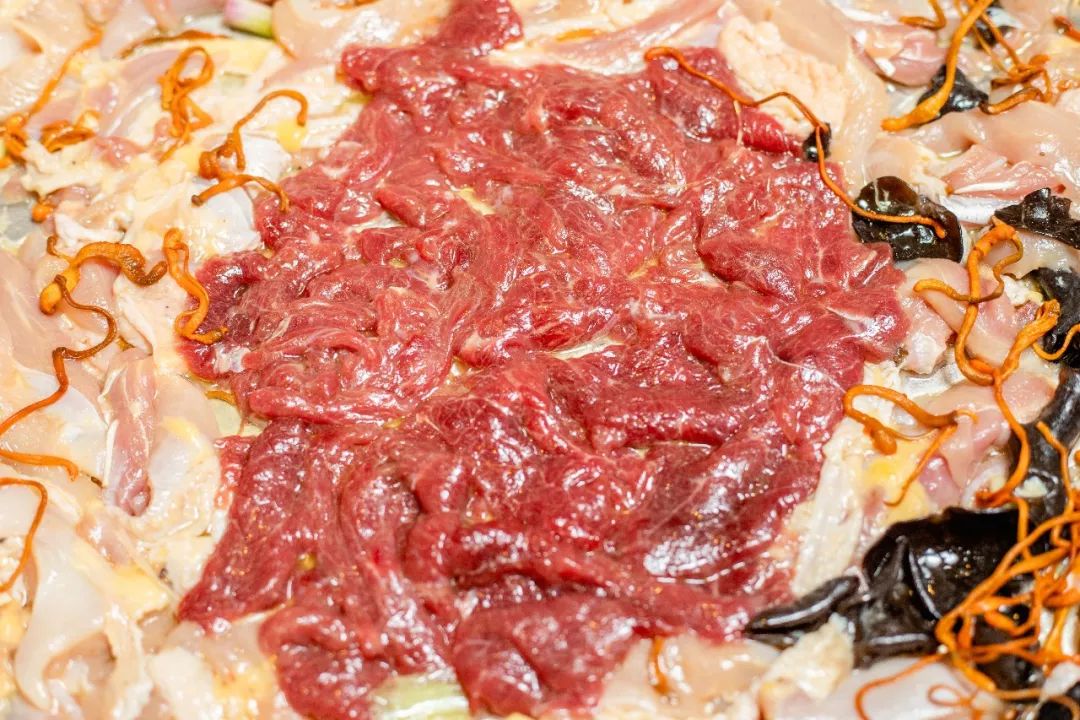 嚟度，可能系顺德桑拿种类最多嘅地方！鸵鸟都唔放过！真够呛