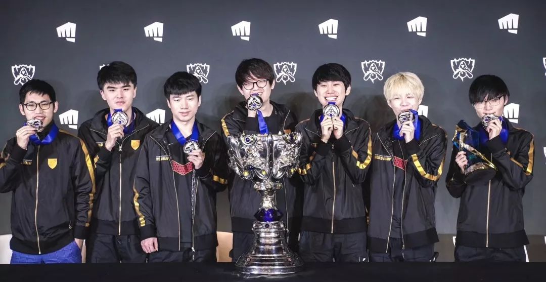 福州英雄联盟冠军,英雄联盟17岁全球总冠军