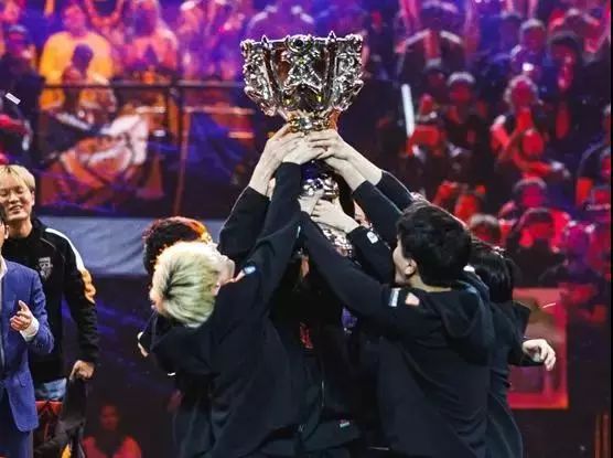 福州英雄联盟冠军,英雄联盟17岁全球总冠军