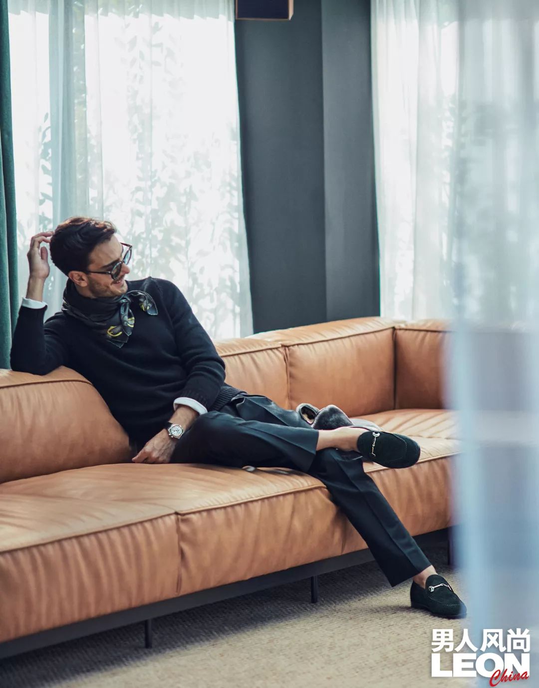 今年冬天如果你还没有一双黑色麂皮鞋…