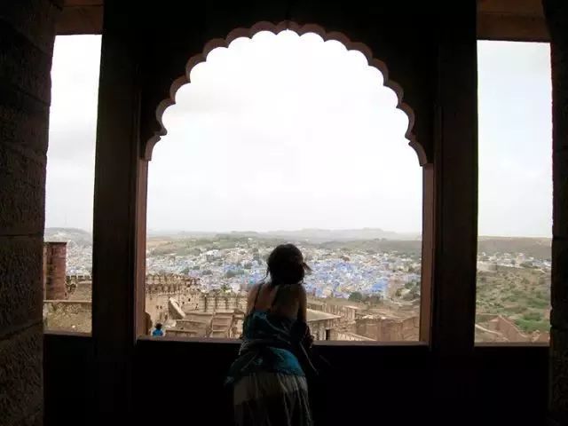 星球 · Lavigne | 蓝色之城三部曲：蓝的忧伤，城堡与亡灵