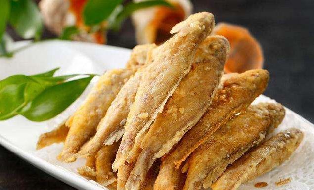 大厨炸鱼酥脆的小技巧,大厨炸鱼怎么做酥脆好吃