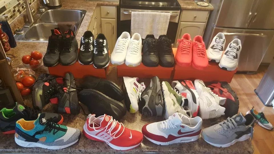 鞋店员工折扣这么多，但很多店员依然拼命还着信用卡