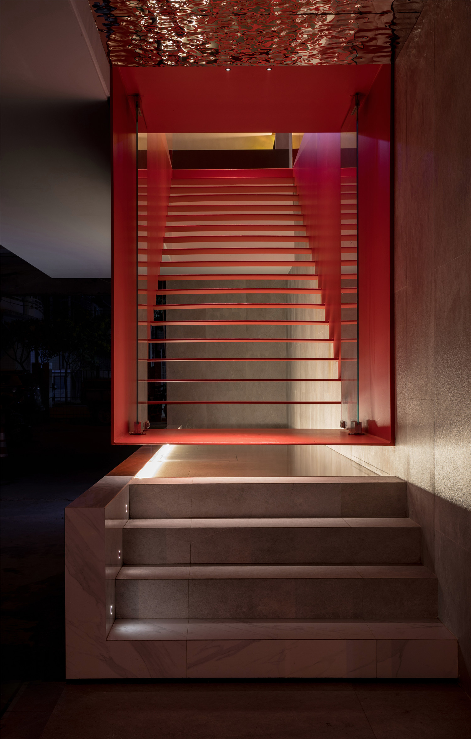 鐗╀笂绌洪棿鐏攨,閲嶅簡鐗╀笂绌洪棿