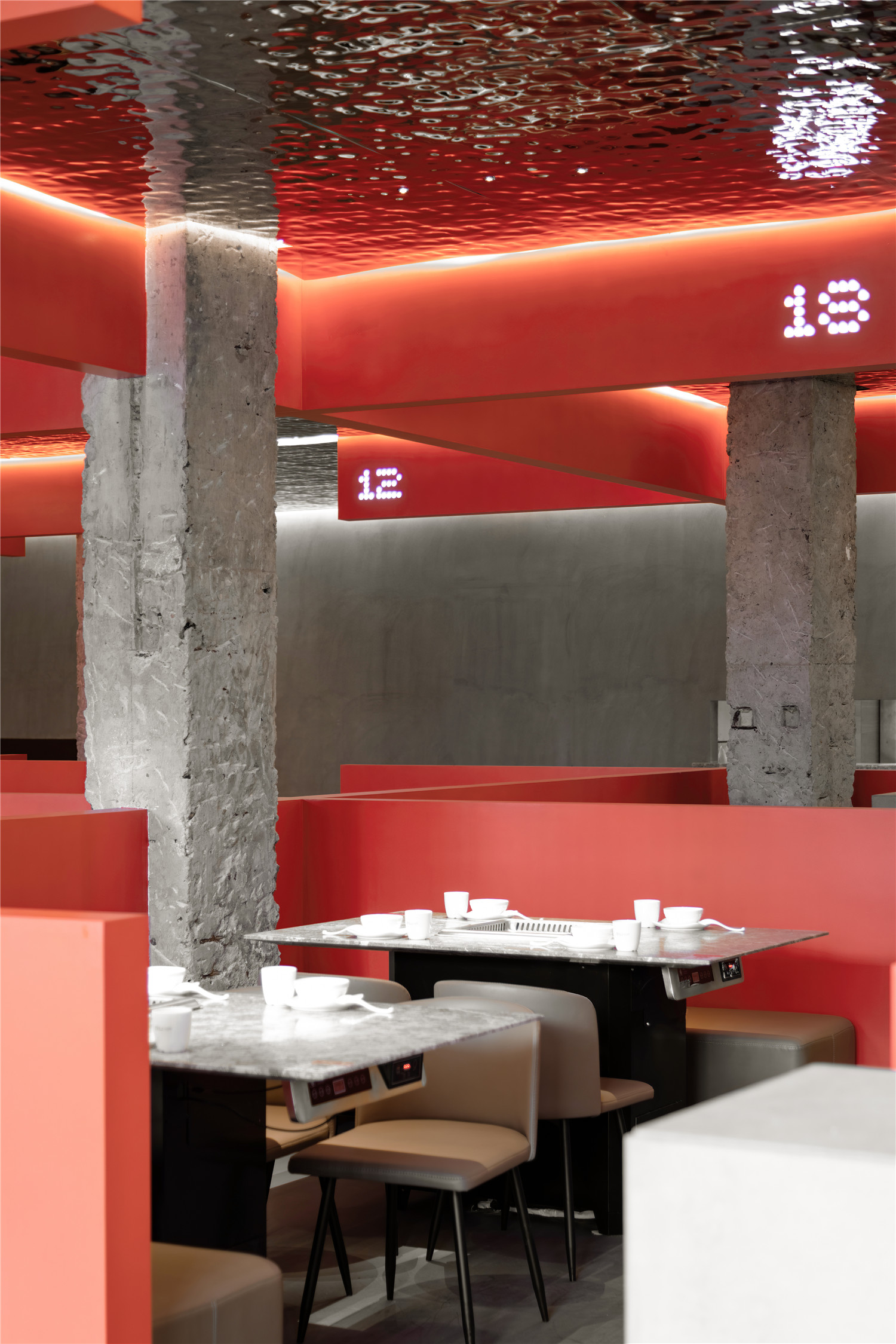 鐗╀笂绌洪棿鐏攨,閲嶅簡鐗╀笂绌洪棿