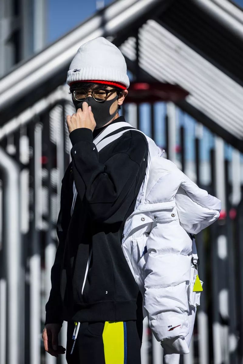 这个买不到的联名又来了！随便穿都超吸睛，怪不得这么抢手