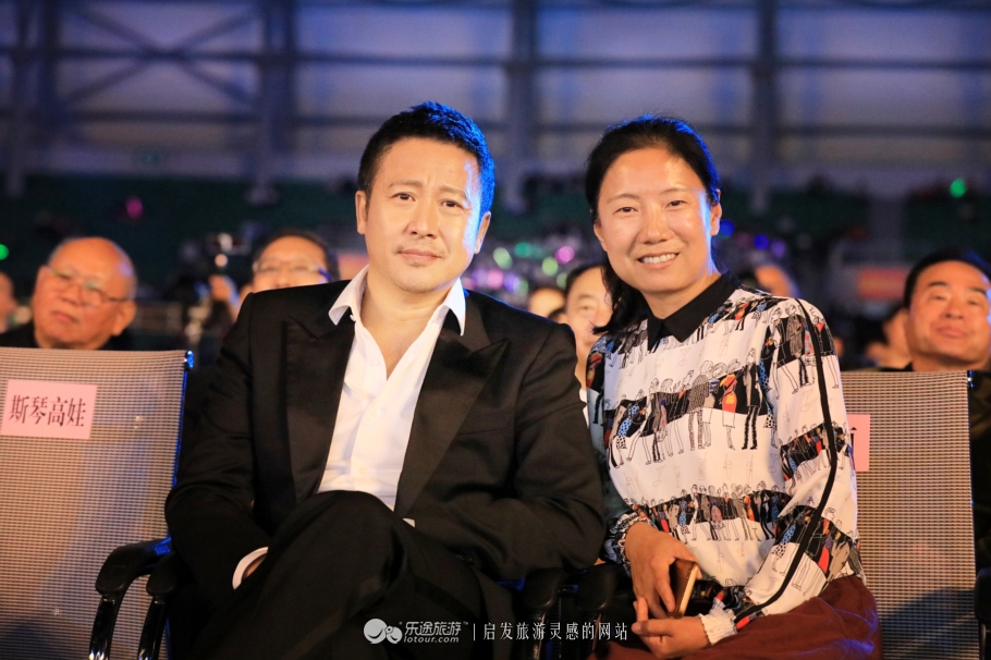 如果你和明星只有一米的距离，如何能求得合影