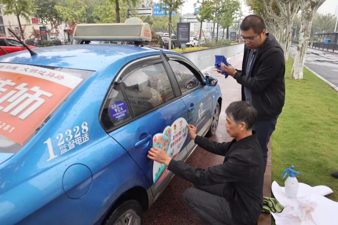 马拉松志愿者暖心,仙林半程马拉松2024志愿者赛前