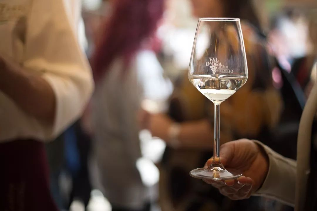 如何挑一款好喝的起泡酒,论酒点评