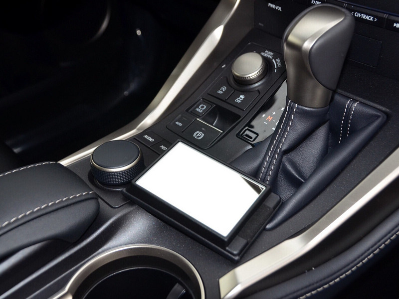 雷克萨斯nx200空间体验,2016款雷克萨斯nx200锋行版2.0