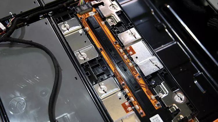 新型电动汽车冬季用柴油取暖,柴油车冬季燃油加热黑科技