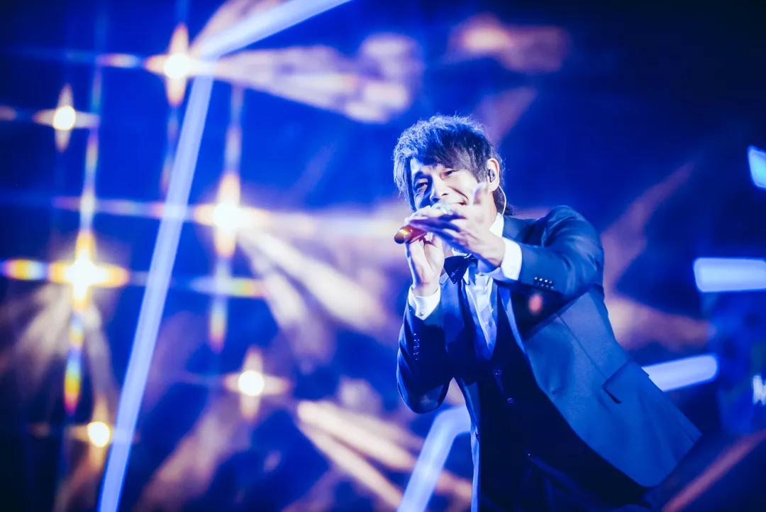 青春永远，金曲永恒：LoveRadio上海农商银行《最爱金曲榜》爱在东方美谷音乐盛典唱响经典，向爱致敬