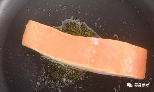 为什么喜欢的颜色随着年龄的变化,为什么喜欢很鲜艳的颜色