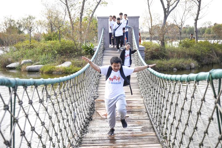 激荡在绍兴上虞的多彩姿态“爱祖国向前冲”趟过四季花海