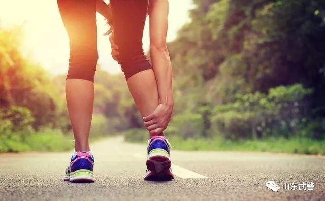 跑步单腿痛怎么解决,跑步腿内侧疼怎么办