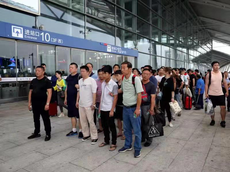 璺槗濞佺櫥鐖遍┈浠曢濂堝効,璺槗濞佺櫥棣欏鍎跨埍椹粫浠锋牸