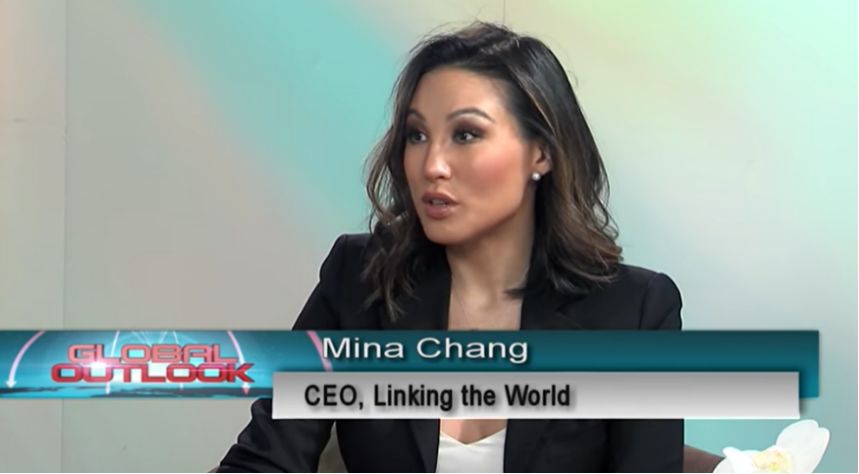 神操作！韩裔女歌手靠P图、简历造假，居然一路当上美国政府*官高**