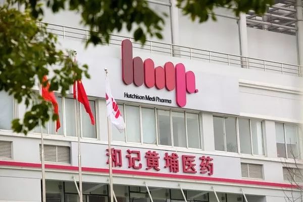 医药健闻周报|雅培CEO的白千里辞职；阿斯利康与欧姆龙达成长期的全球合作