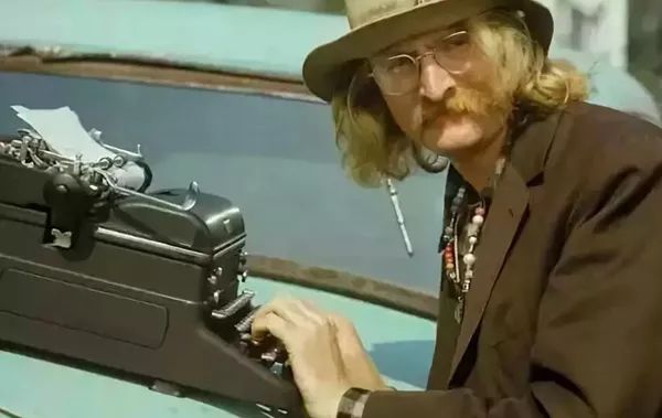 只有他的死，能让我们堕落