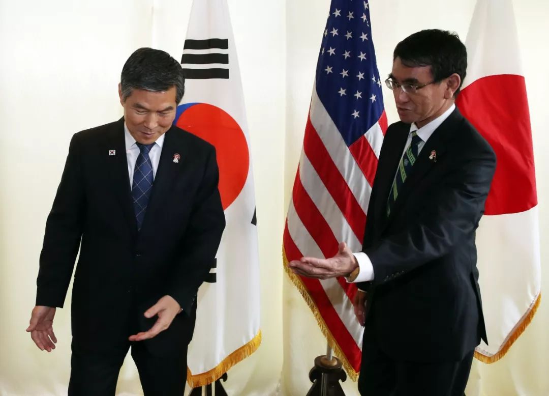 日本韩国要散伙，美国打着小算盘干着急……