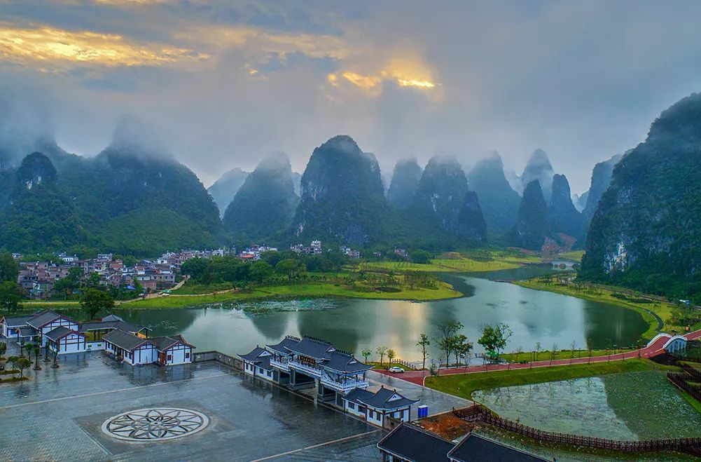 钟山县百里水墨画廊夜景,钟山百里水墨画廊免费攻略