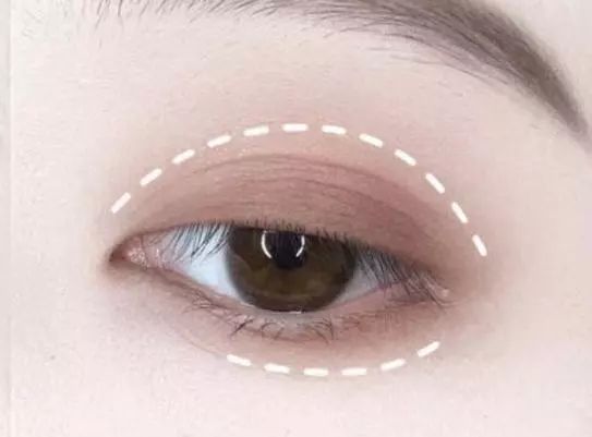 五官扁平怎么画出混血的感觉,菱形脸混血妆容教程