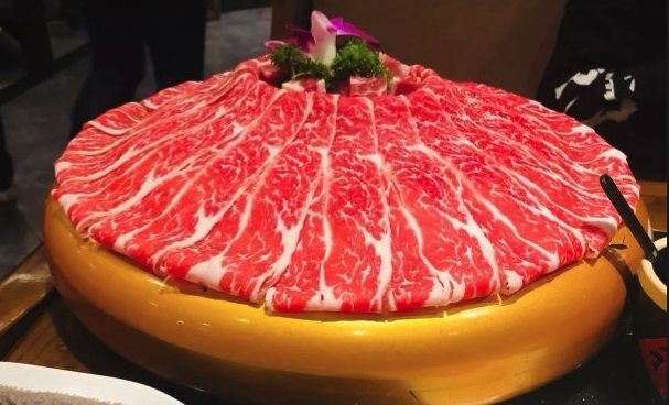 唉哟~~好凉快哟~~好大滴风哟~~~~呜呜喳喳的大风，吹的你们东倒西歪赶紧来点火锅续命