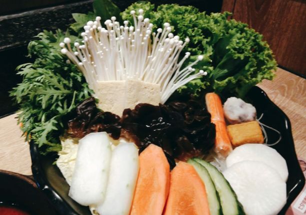 唉哟~~好凉快哟~~好大滴风哟~~~~呜呜喳喳的大风，吹的你们东倒西歪赶紧来点火锅续命