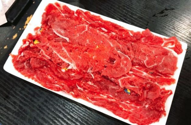 唉哟~~好凉快哟~~好大滴风哟~~~~呜呜喳喳的大风，吹的你们东倒西歪赶紧来点火锅续命