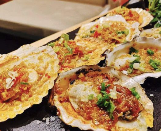 唉哟~~好凉快哟~~好大滴风哟~~~~呜呜喳喳的大风，吹的你们东倒西歪赶紧来点火锅续命