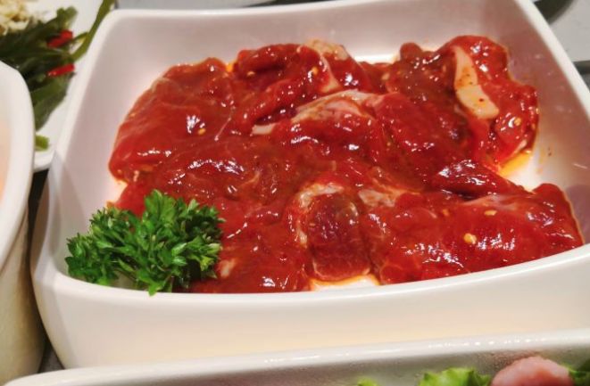 唉哟~~好凉快哟~~好大滴风哟~~~~呜呜喳喳的大风，吹的你们东倒西歪赶紧来点火锅续命