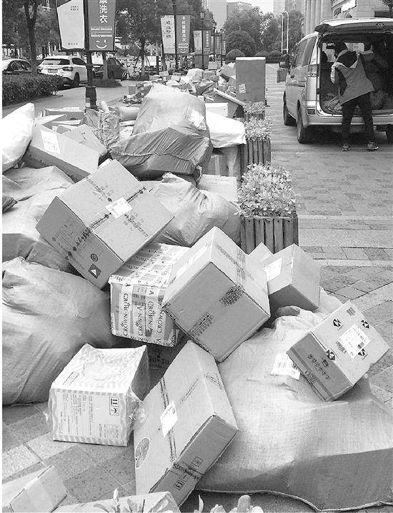 双11快递能忙到几点下班,双11快递员很忙路上就别耽误了