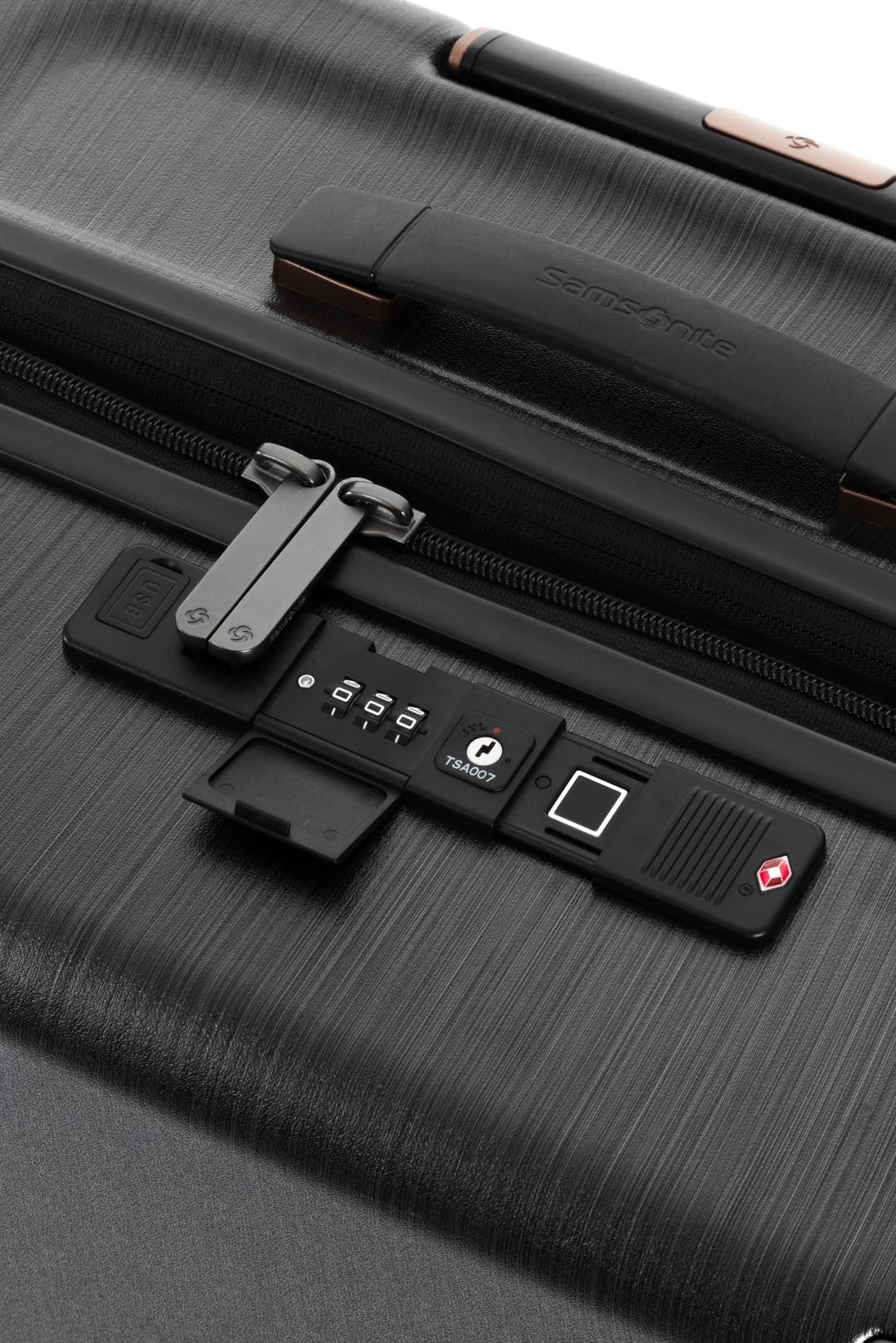 探索向前做一颗行星——新秀丽推出全新EVOATECH智能行李箱