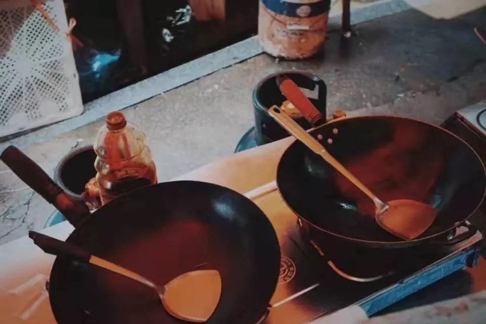 癌症患者挂尿袋和屎袋,患癌人身上带着尿袋