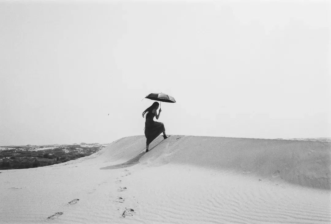 在“山洞”里过了两年乌托邦的生活，我渐渐明白了安定的意义