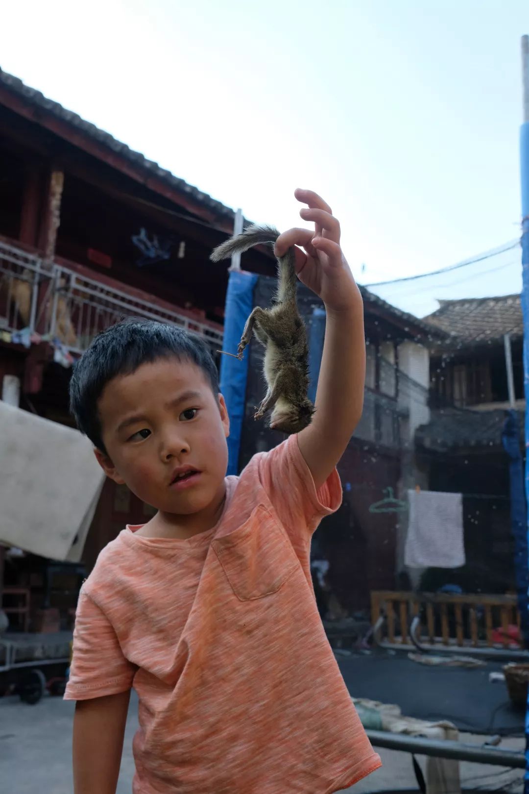 在“山洞”里过了两年乌托邦的生活，我渐渐明白了安定的意义