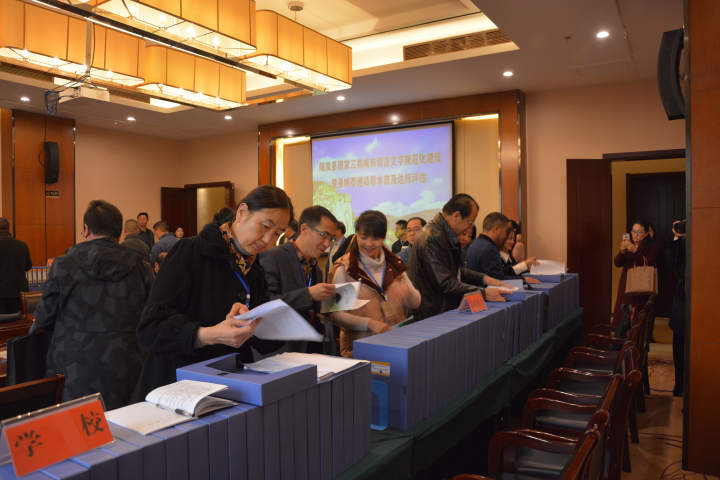 省市语委评估组到陆良县对国家三类城市语言文字规范化建设暨县域普通话基本普及达标进行评估验收