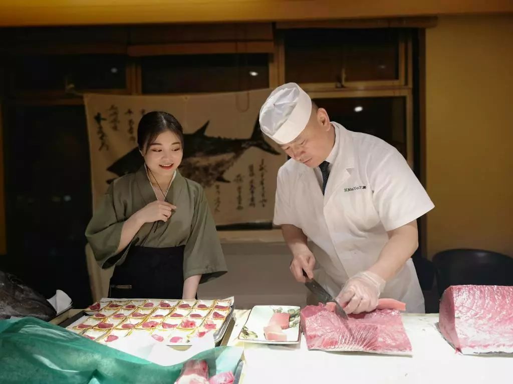 超大蓝鳍金枪鱼吃什么,蓝鳍金枪鱼汉堡