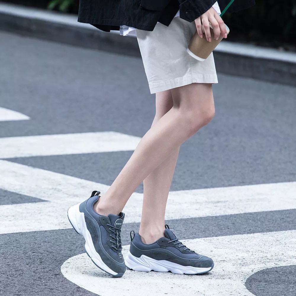 欧美登山鞋,超显高的登山鞋