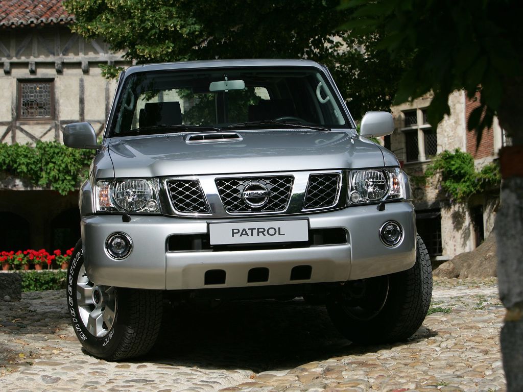 途乐2023款无敌舰队和老款4.0,途乐2024新款4.0铂金版七座