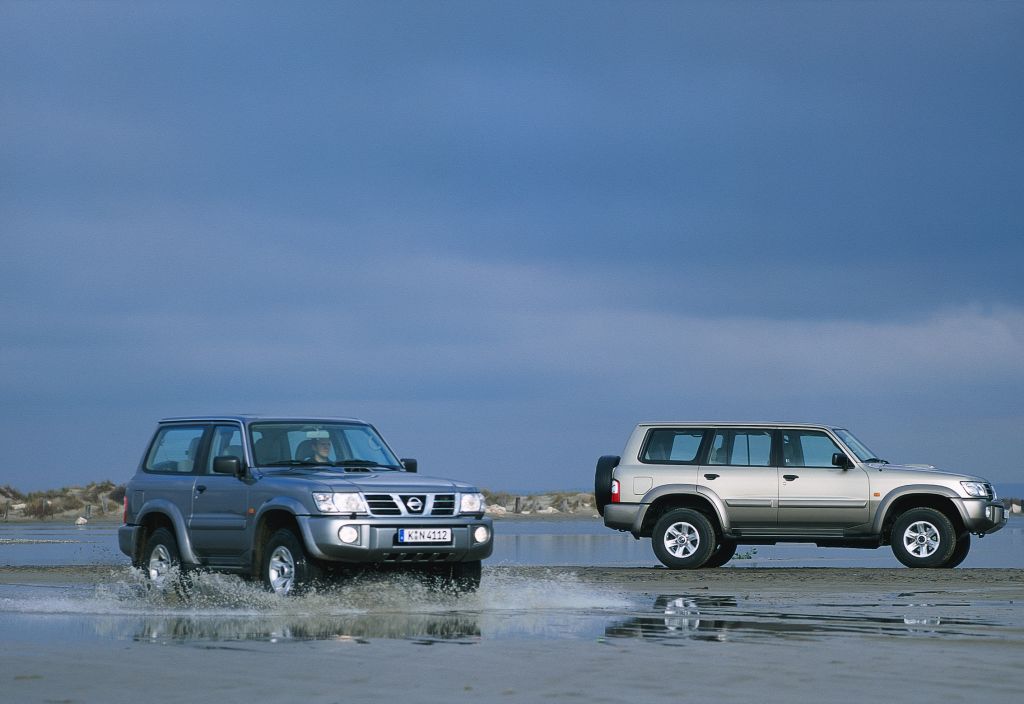 途乐2023款无敌舰队和老款4.0,途乐2024新款4.0铂金版七座